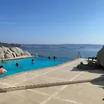Habitacion De Lujo Sobre El Mar